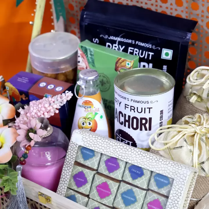 GOLDEN GRANDEUR CHEST