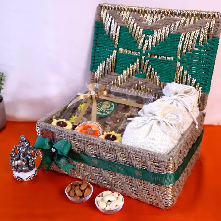 EMERALD BLESSINGS CHEST