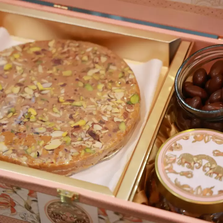 PEACH INDULGENCE BOX